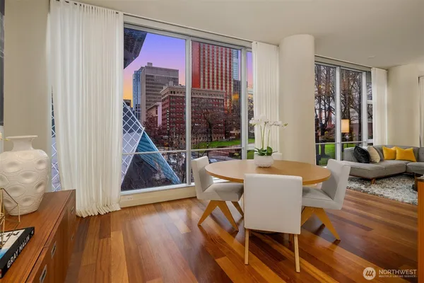 $599,950 | 909 5th Avenue, Unit 204, Seattle, WA 98164