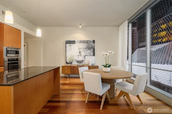$599,950 | 909 5th Avenue, Unit 204, Seattle, WA 98164