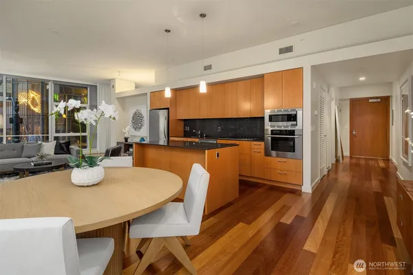 $599,950 | 909 5th Avenue, Unit 204, Seattle, WA 98164