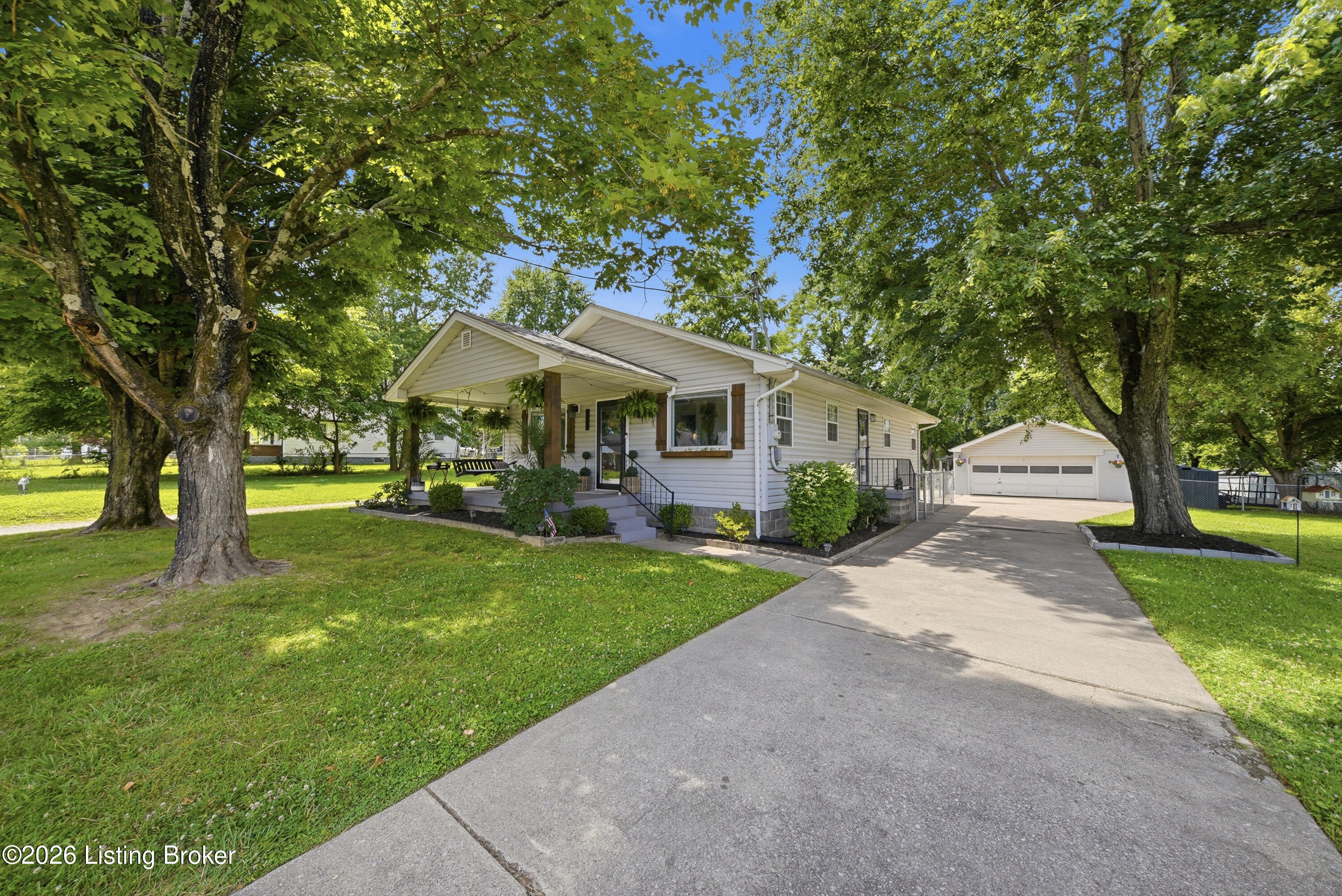 9712 Keys Ferry Road Fairdale, KY 40118 - Photo 3 of 48 3_9712keysferry_louisvillerealestatemedi