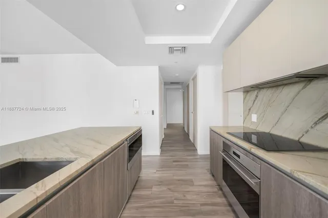 $7,300 | 801 South Miami Avenue, Unit 3809, Miami, FL 33131