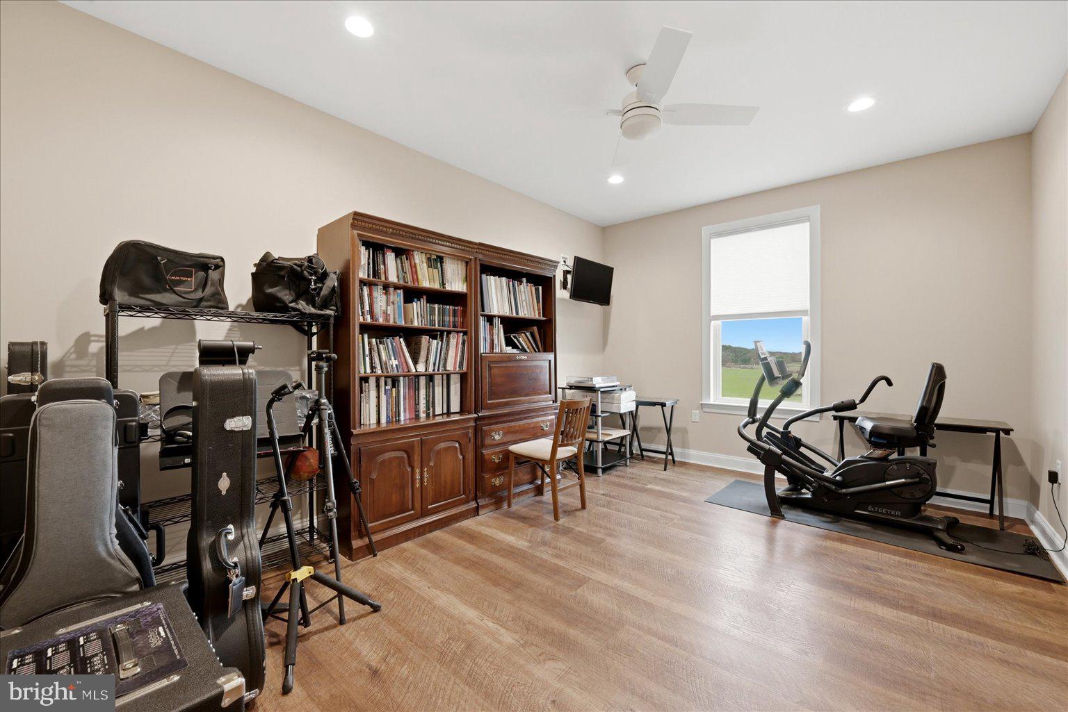 199 Laurel Grove Road Winchester, VA 22602 - Photo 46 of 93 Office
