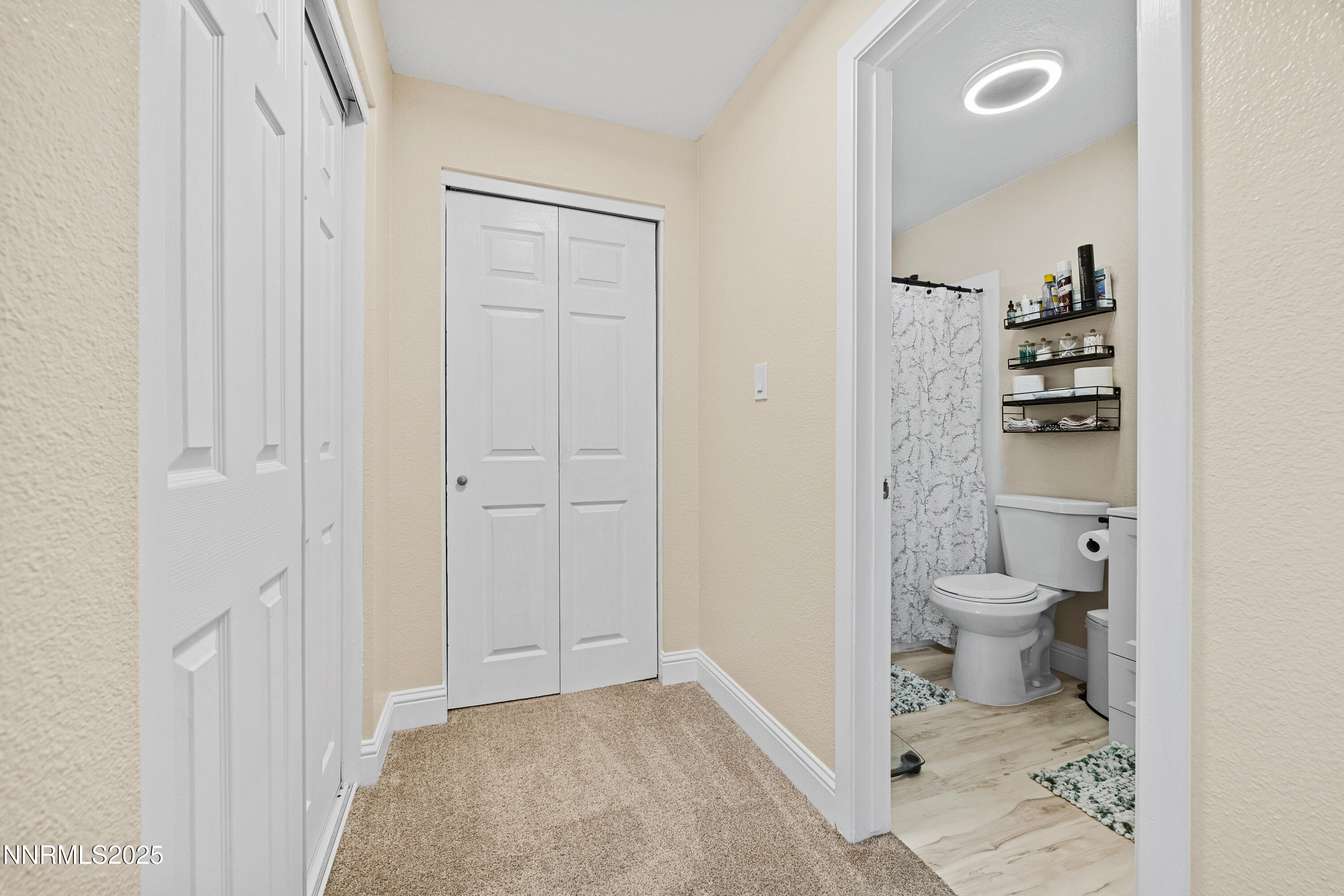 2138 Rizzo Drive Sparks, NV 89434 - Photo 18 of 24 a bathroom with a toilet