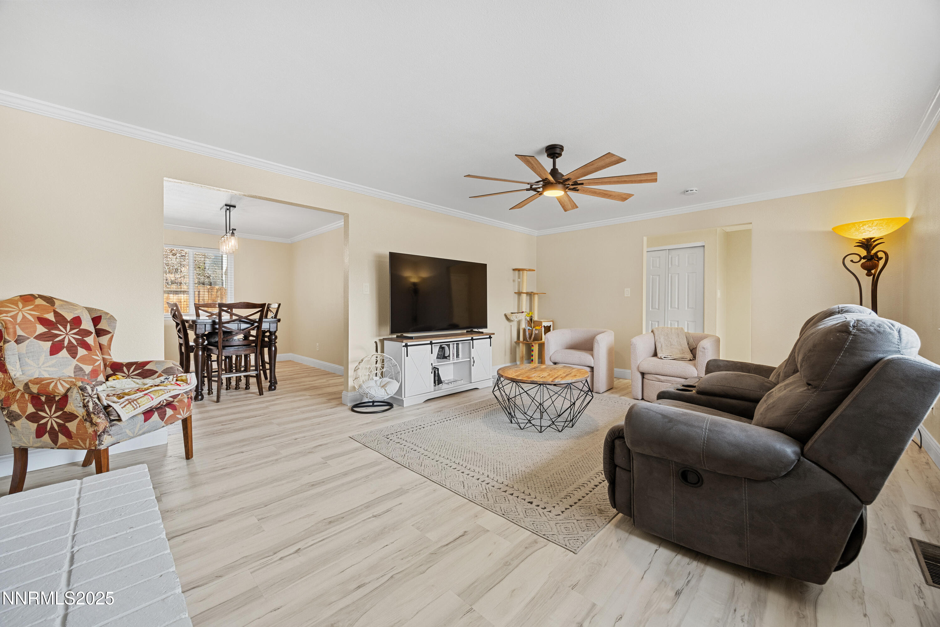 2138 Rizzo Drive Sparks, NV 89434 - Photo 5 of 24 a living room with furniture and a flat screen tv