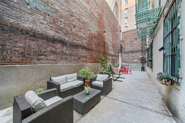 $415,000 | 1608 Amsterdam Avenue, Unit 4B | Hamilton Heights