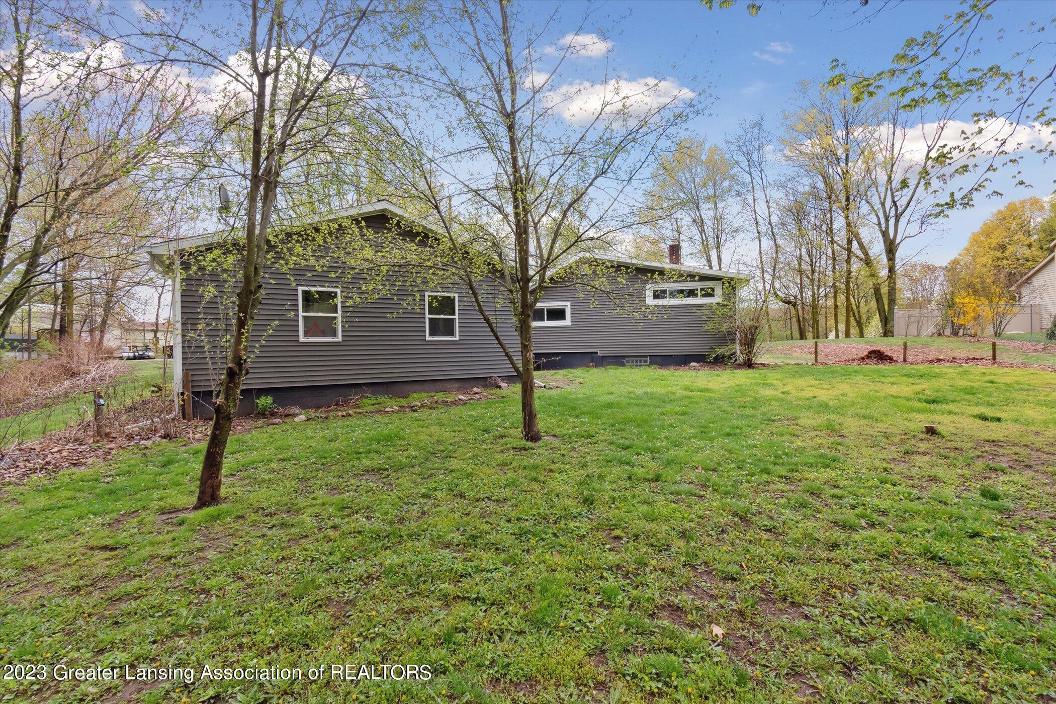 3318 West Howell Road Mason, MI 48854 - Photo 44 of 53 48-3318-W-Howell-Rd-Mason-MI-48854-Windo
