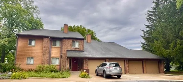 $230,000 | 650 Waverly Drive, Unit B, Elgin, IL 60120