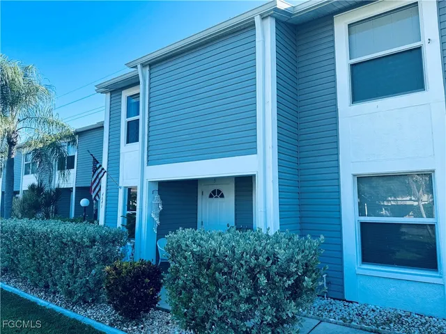 $1,400 | 4641 Southwest Santa Barbara Place, Cape Coral, FL 33914