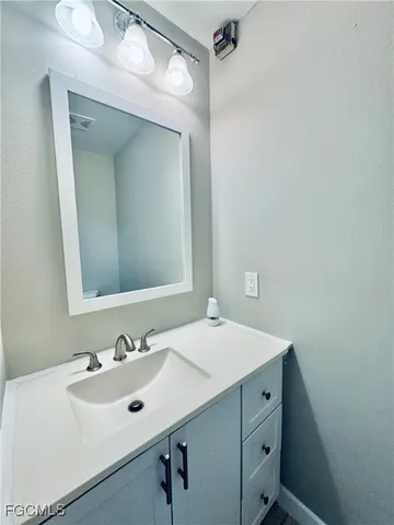 $1,400 | 4641 Southwest Santa Barbara Place, Cape Coral, FL 33914