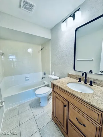 $1,400 | 4641 Southwest Santa Barbara Place, Cape Coral, FL 33914