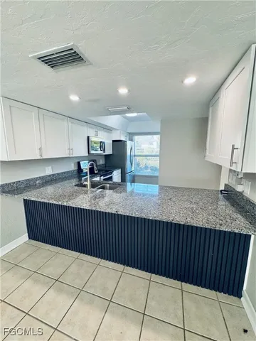 $1,400 | 4641 Southwest Santa Barbara Place, Cape Coral, FL 33914