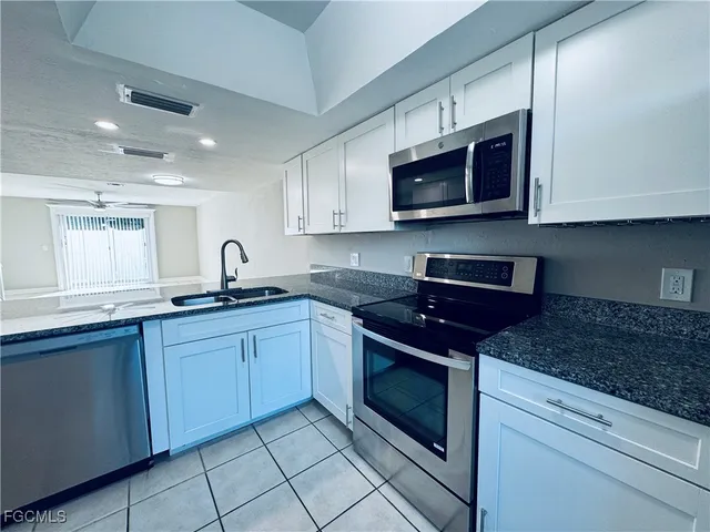 $1,400 | 4641 Southwest Santa Barbara Place, Cape Coral, FL 33914