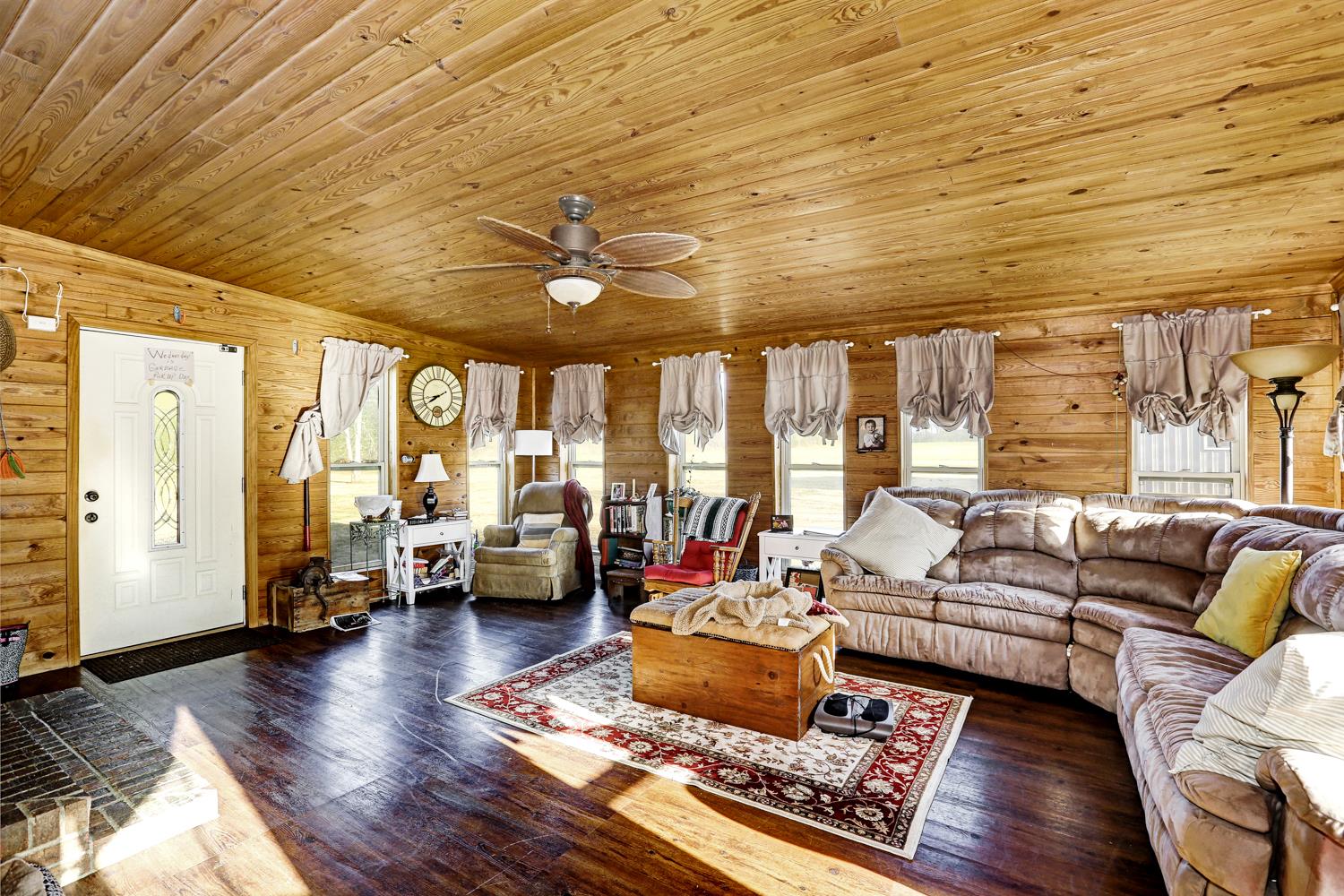 2345 Crescentview Road Pulaski, TN 38478 - Photo 8 of 23 a living room with furniture and wooden floor