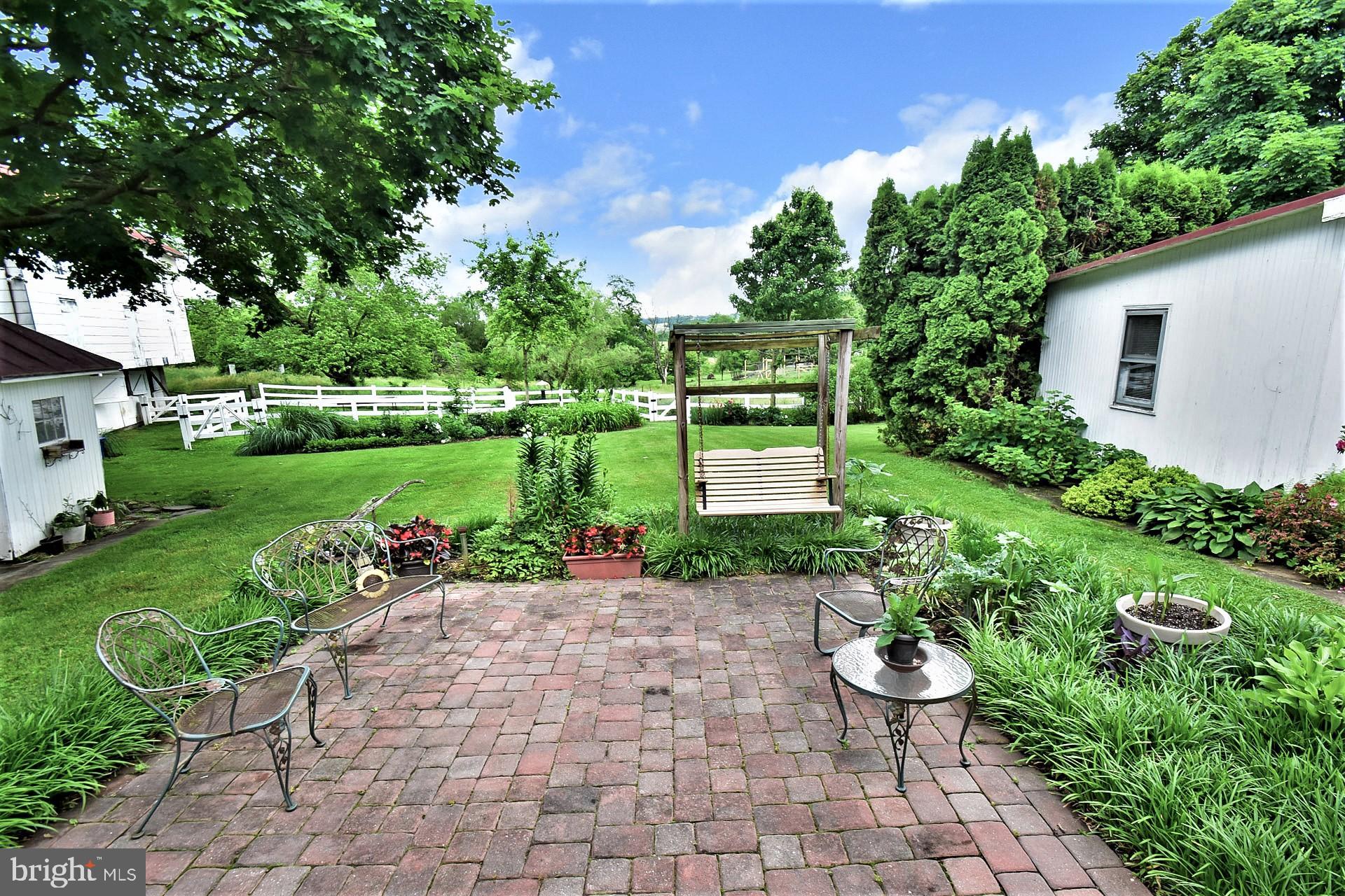 586 Laudermilch Road Hershey, PA 17033 - Photo 3 of 66 Gallery Image 3