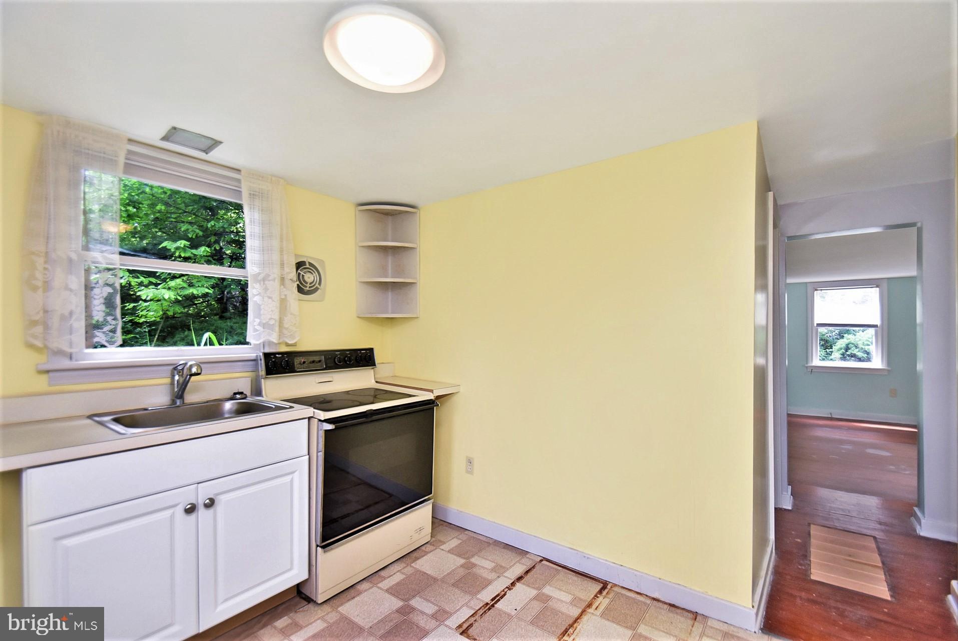586 Laudermilch Road Hershey, PA 17033 - Photo 50 of 66 Guest/Tenant House