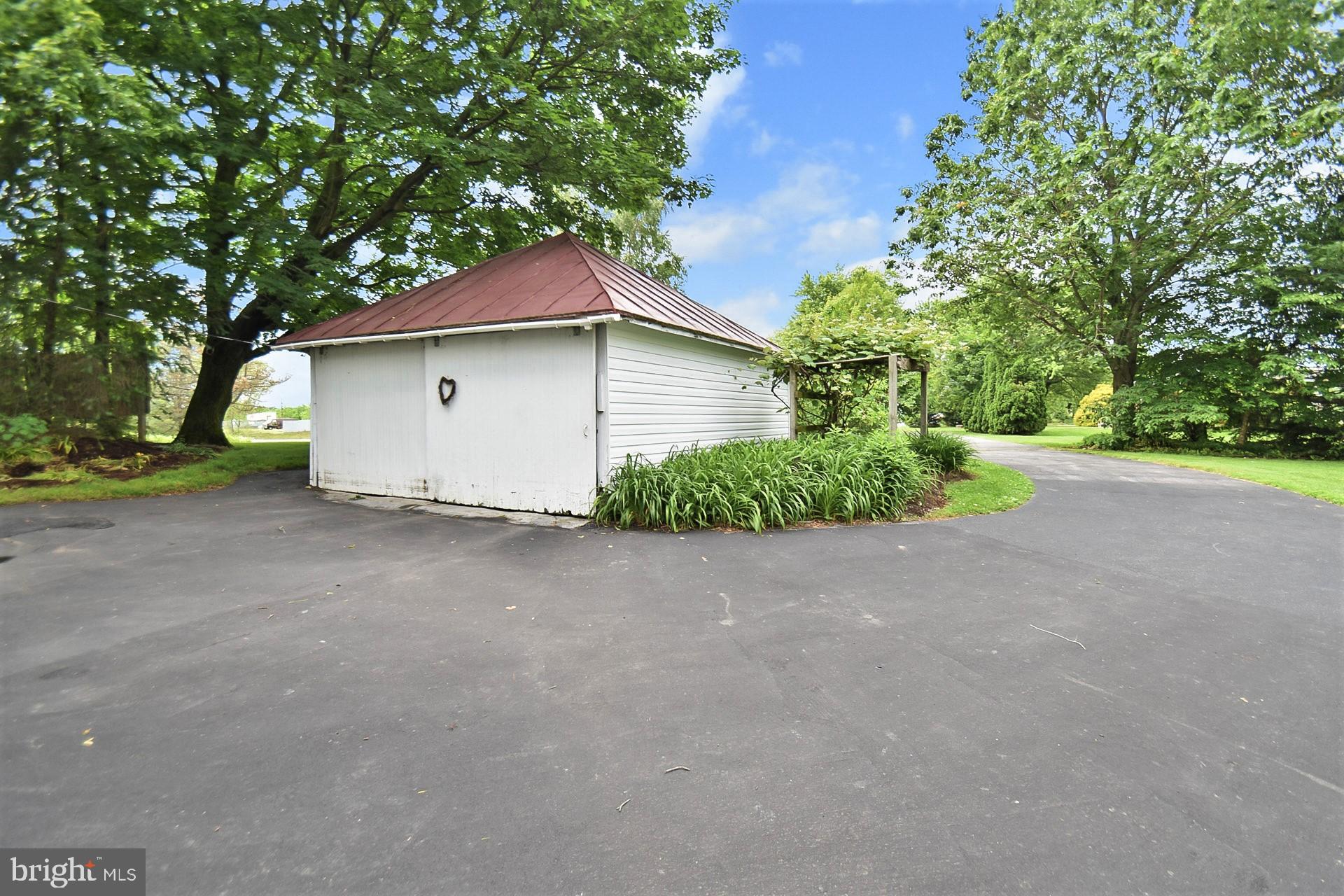 586 Laudermilch Road Hershey, PA 17033 - Photo 60 of 66 2-car Detached Garage