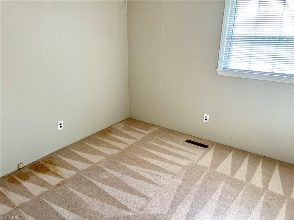 711 Ben Lee Road Thomasville, NC 27360 - Photo 13 of 28 Gallery Image 13