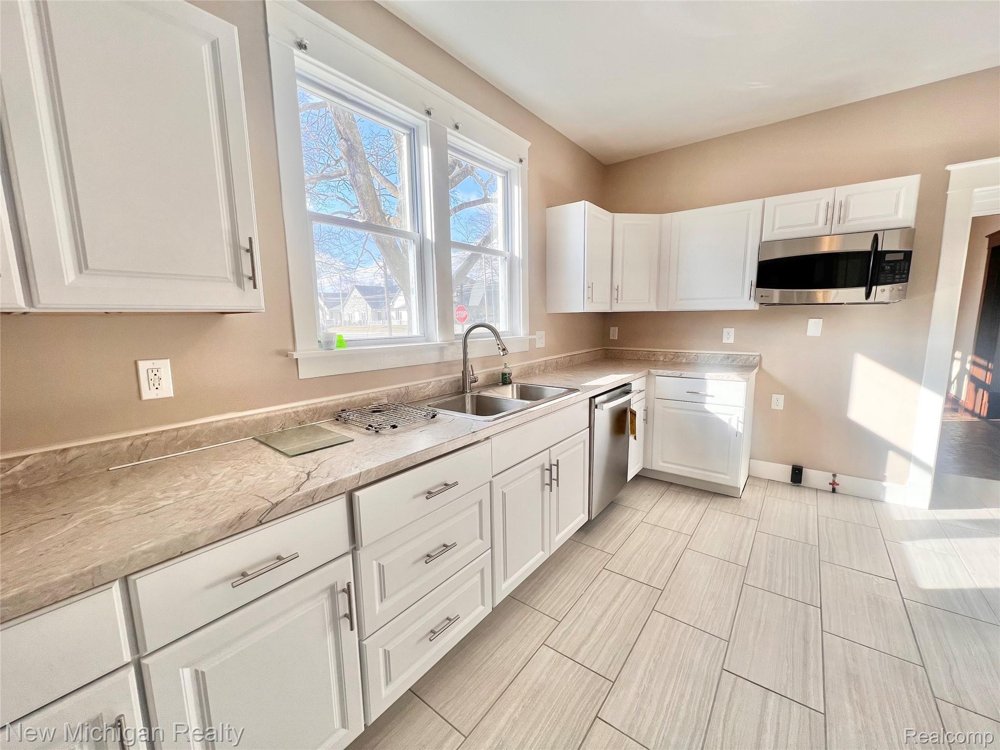 8103 Miller Road Swartz Creek, MI 48473 - Photo 8 of 24 4243277C-4F74-4FFA-B617-43AC0A16CF24.jpeg