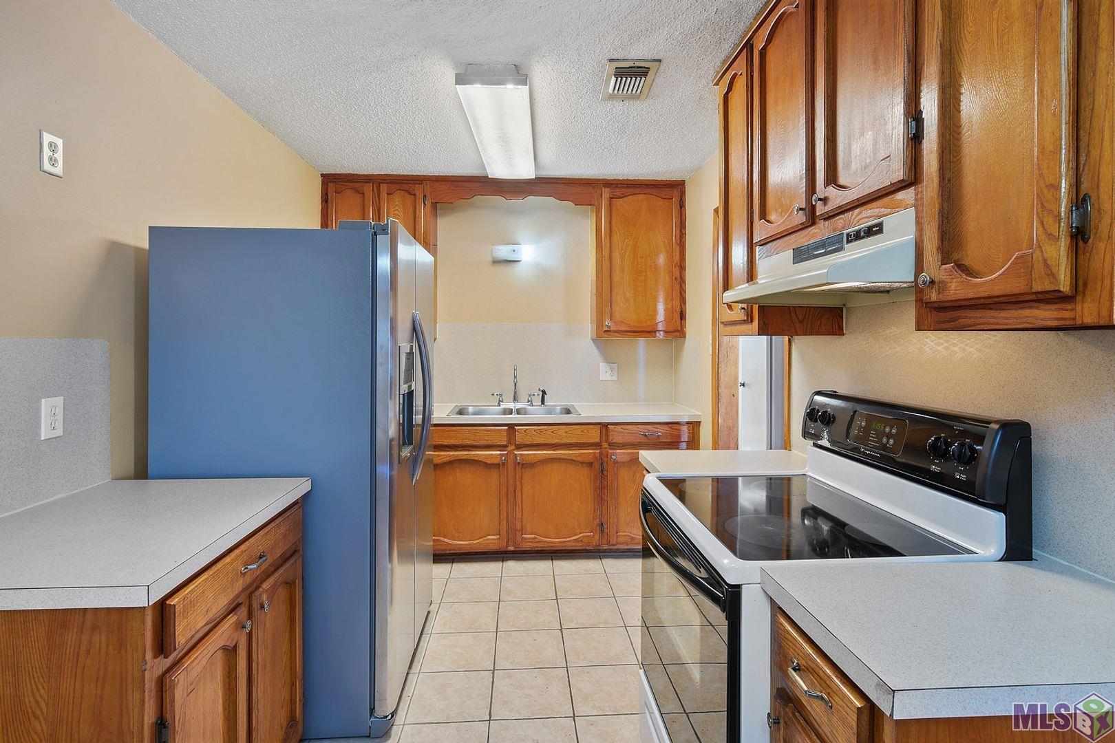 8578 Longwood View Avenue Baton Rouge, LA 70810 - Photo 2 of 10