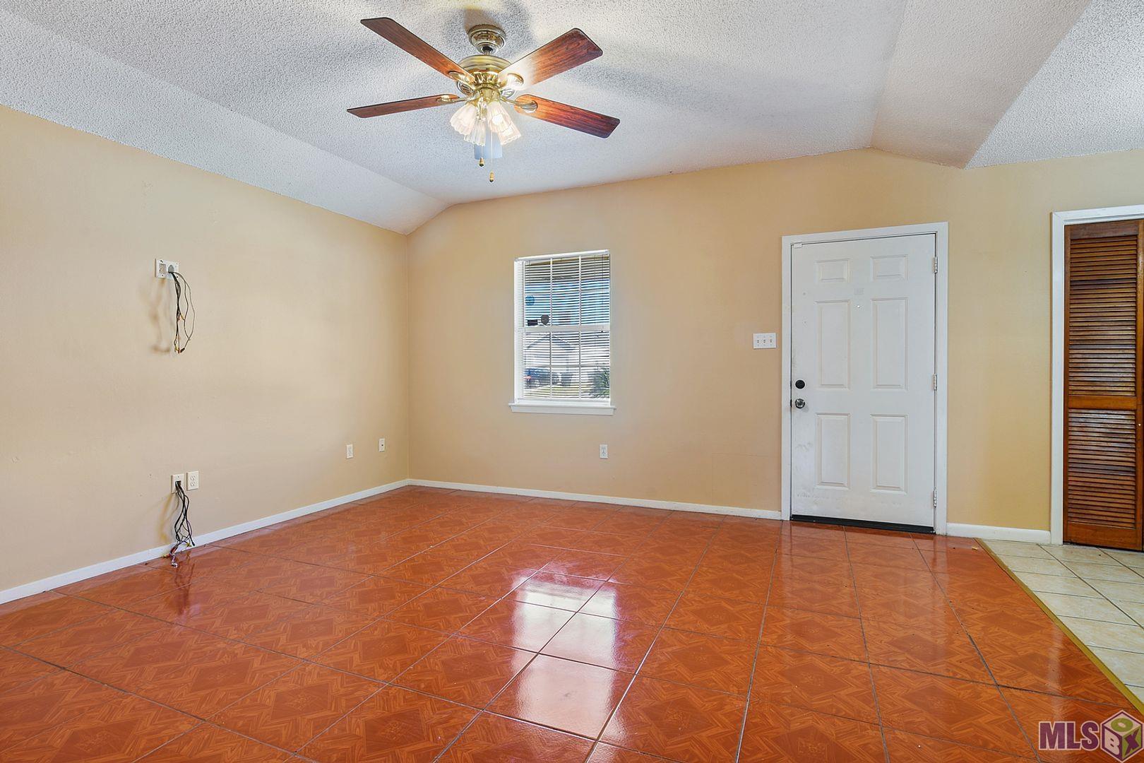 8578 Longwood View Avenue Baton Rouge, LA 70810 - Photo 3 of 10