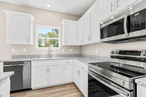 $399,900 | 703 Wood Sage Court, Raymore, MO 64083