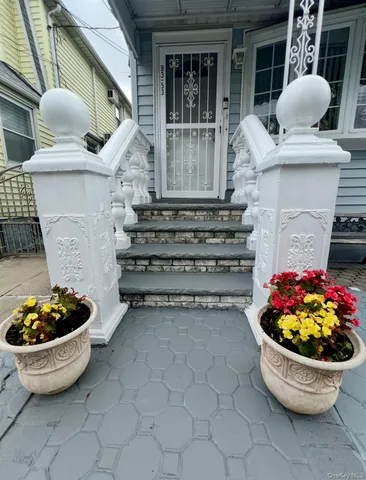 $849,990 | 93-53 207th Street | Bellaire West Ward