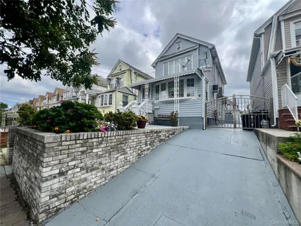 $839,990 | 93-53 207th Street | Bellaire West Ward