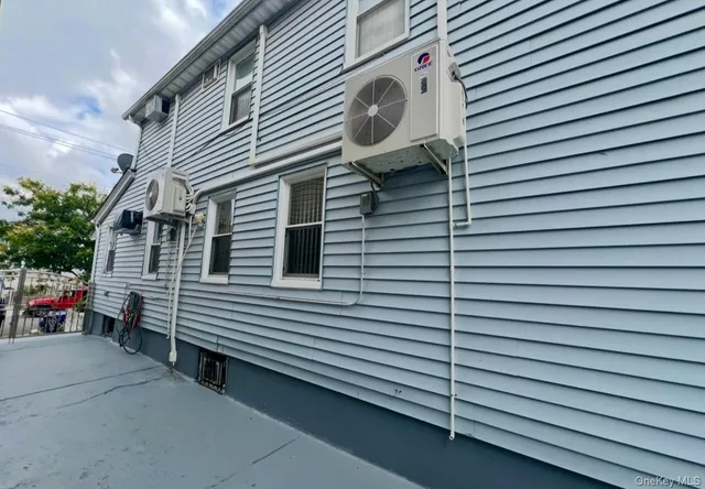 $849,990 | 93-53 207th Street | Bellaire West Ward