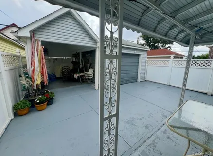 a view of a garage