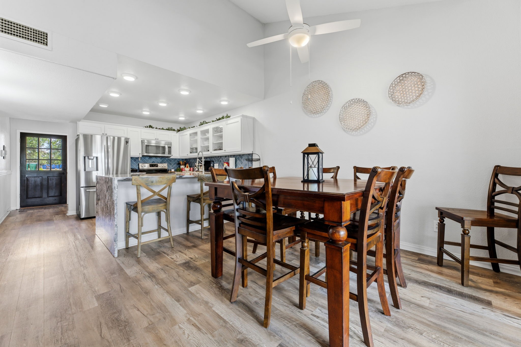 319 Venture Boulevard South Point Venture, TX 78645 - Photo 8 of 25 Great dining space!