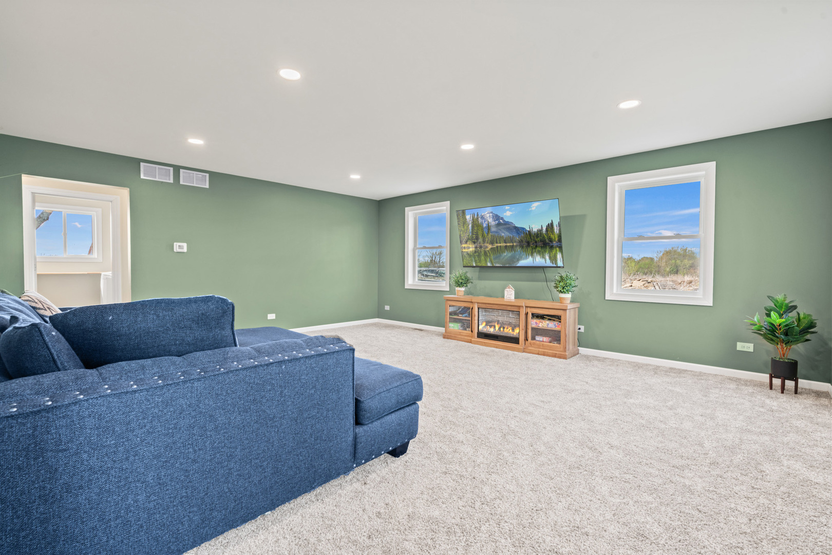 3617 Raycraft Road Woodstock, IL 60098 - Photo 12 of 48 Gallery Image 12