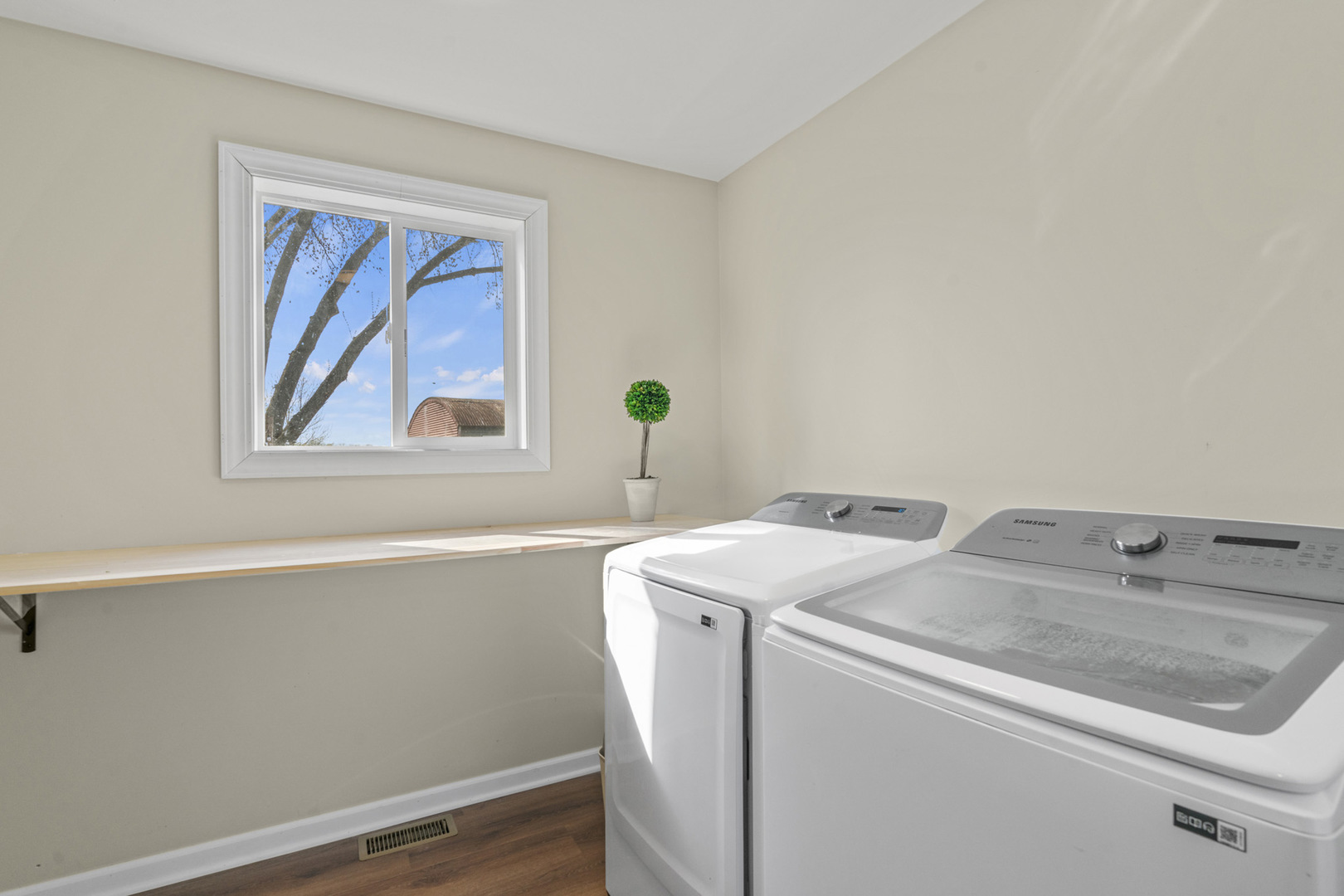 3617 Raycraft Road Woodstock, IL 60098 - Photo 26 of 48 Gallery Image 26