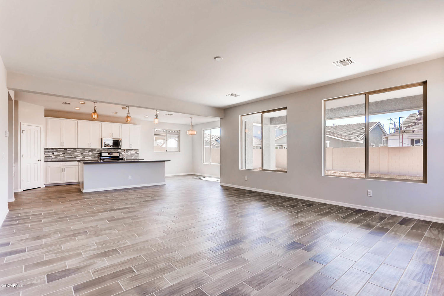 14411 West Charter Oak Road Surprise, AZ 85379 - Photo 11 of 28 14411 W Charter Oak Rd-large-011-12-Fami