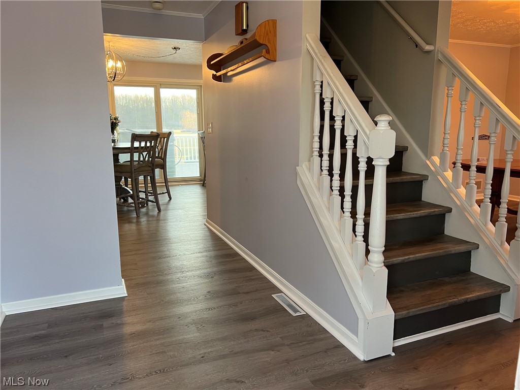 47559 Hughes Road Wellington, OH 44090 - Photo 3 of 31