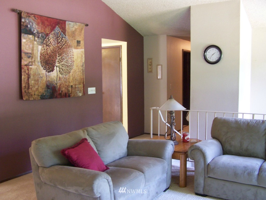1590 Southwest J H Road Port Orchard, WA 98367 - Photo 8 of 23 Gallery Image 8