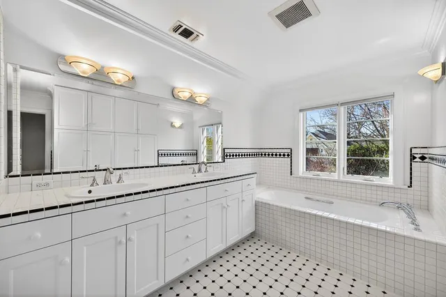 $1,985,000 | 1020 46th Street, Sacramento, CA 95819