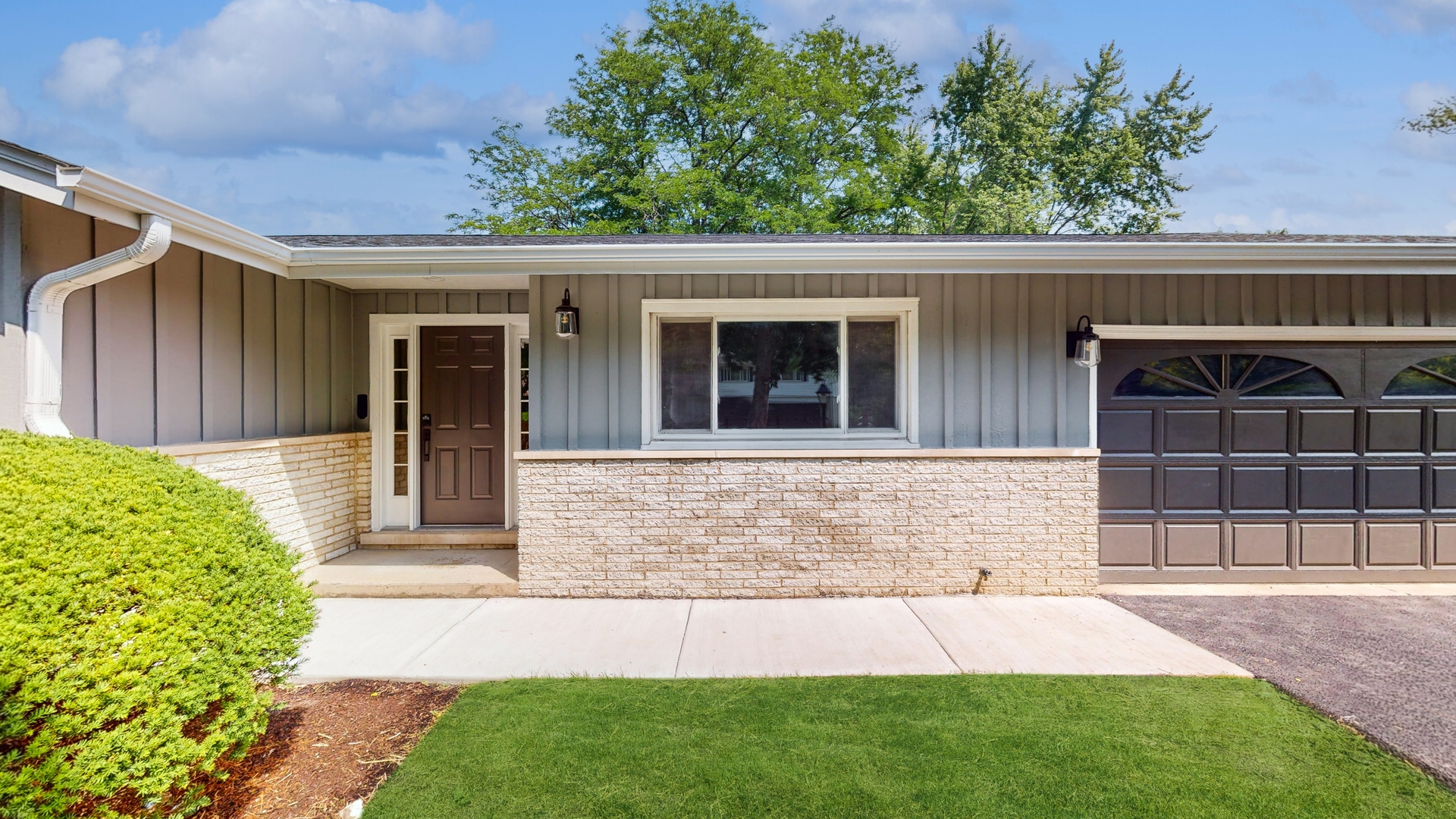 1617 Birch Road Northbrook, IL 60062 - Photo 3 of 32 a view of outdoor space and yard