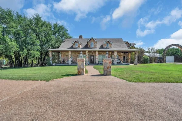 $935,000 | 2300 North Rock Creek Road, Waco, TX 76708
