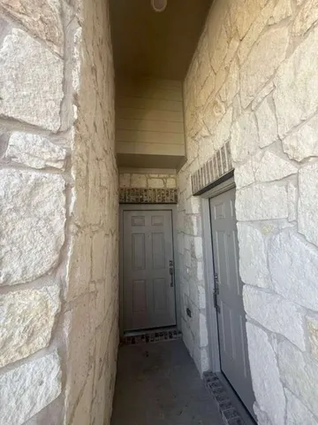 $2,899 | 18030 Prairie Falcon Way, Pflugerville, TX 78660