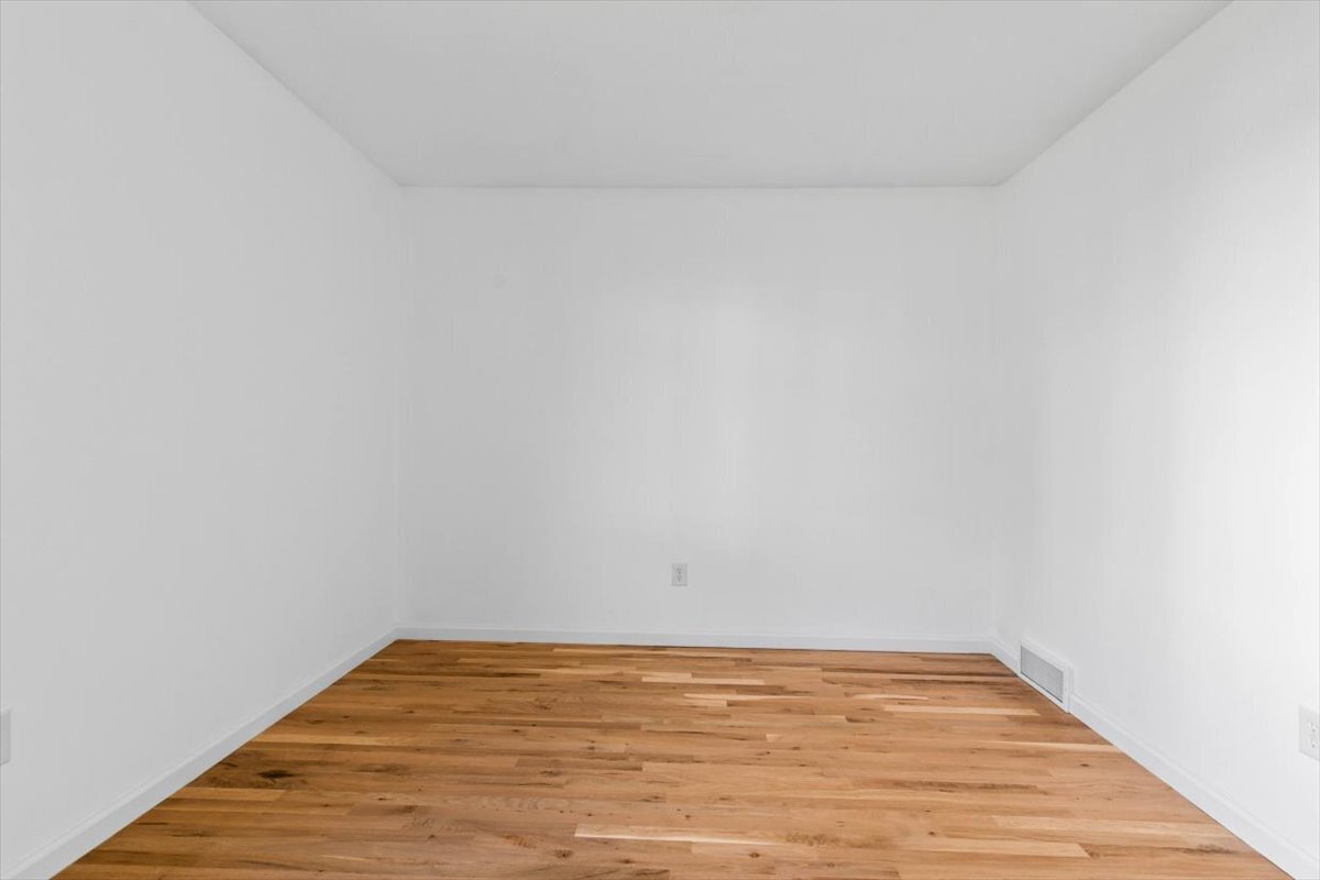 204 New Haven Avenue, Unit 2G Derby, CT 06418 - Photo 16 of 24 a view of an empty room