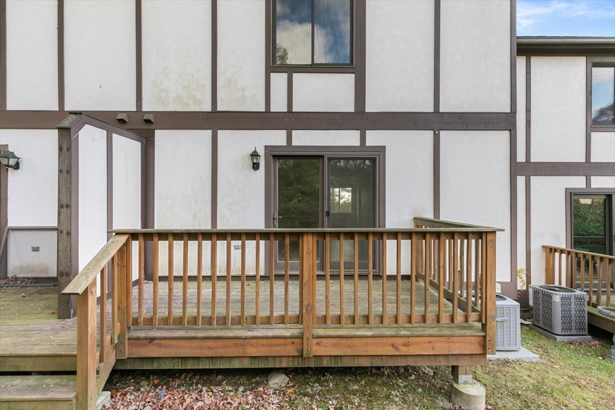 204 New Haven Avenue, Unit 2G Derby, CT 06418 - Photo 24 of 24 a view of entryway with a window