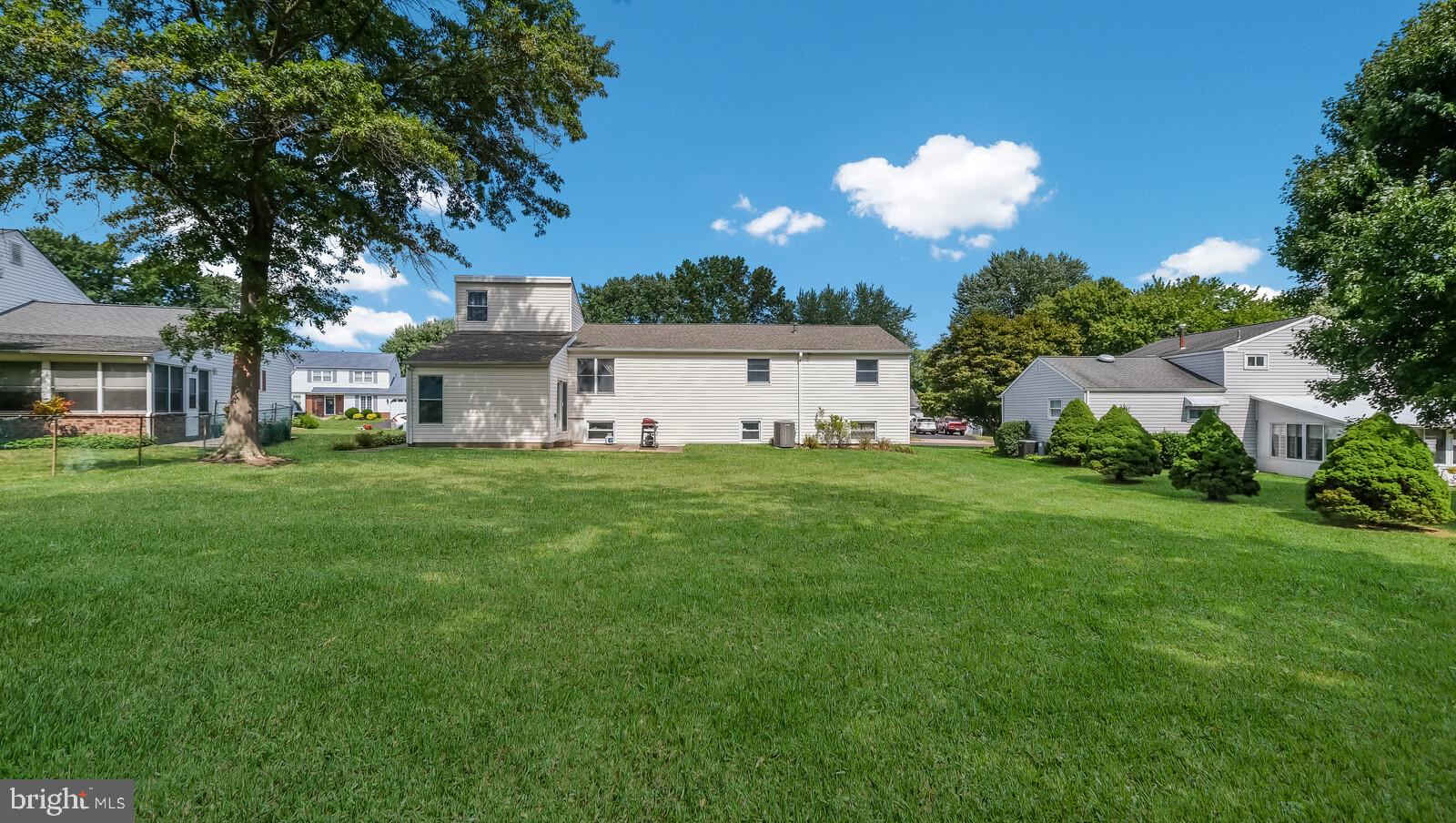 1546 Deer Run Road Warminster, PA 18974 - Photo 36 of 39 Gallery Image 36