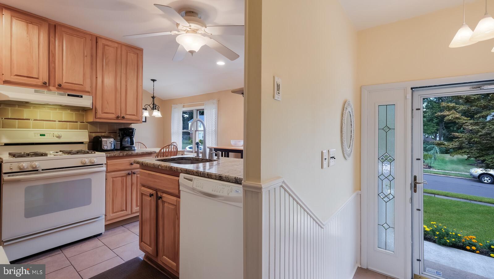 1546 Deer Run Road Warminster, PA 18974 - Photo 5 of 39 Gallery Image 5