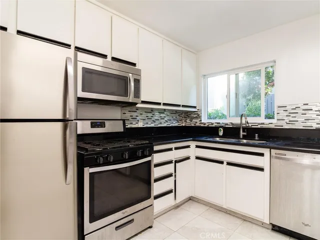 $3,495 | 4832 Hollow Corner Road, Unit 198, Culver City, CA 90230