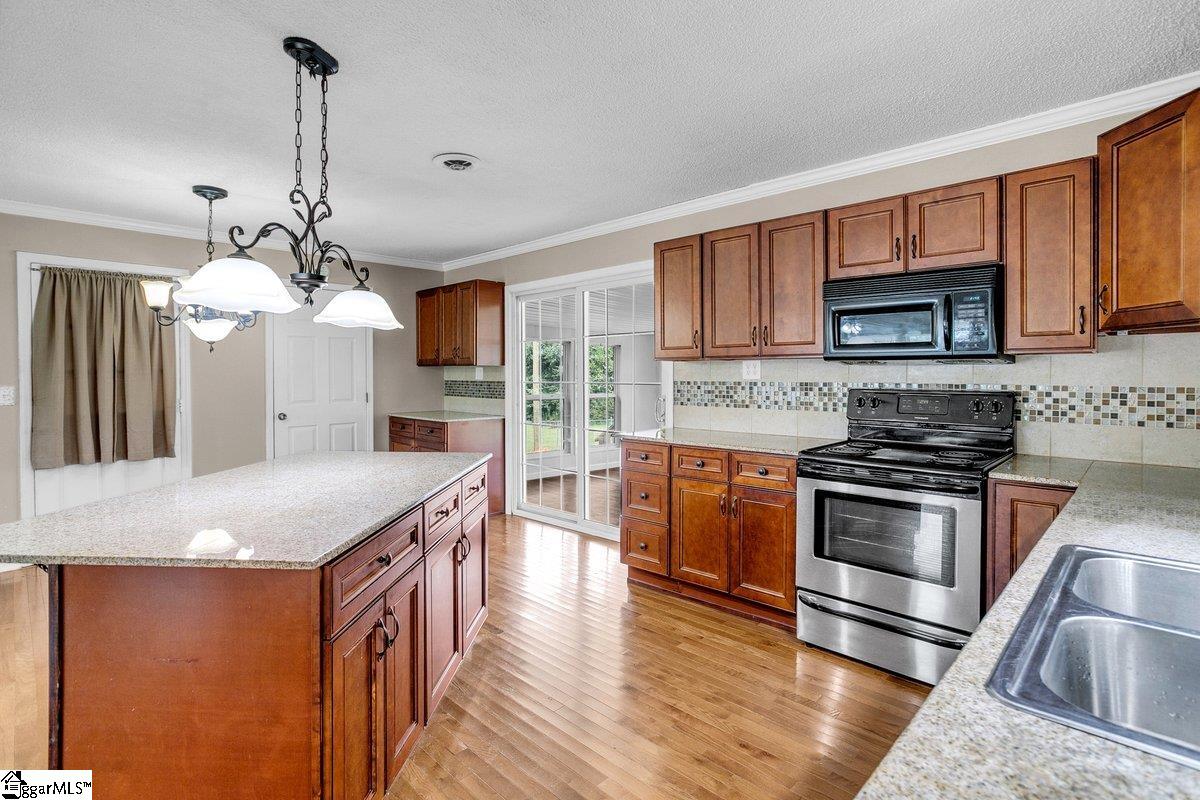 220 Oak Street Chesnee, SC 29323 - Photo 4 of 38