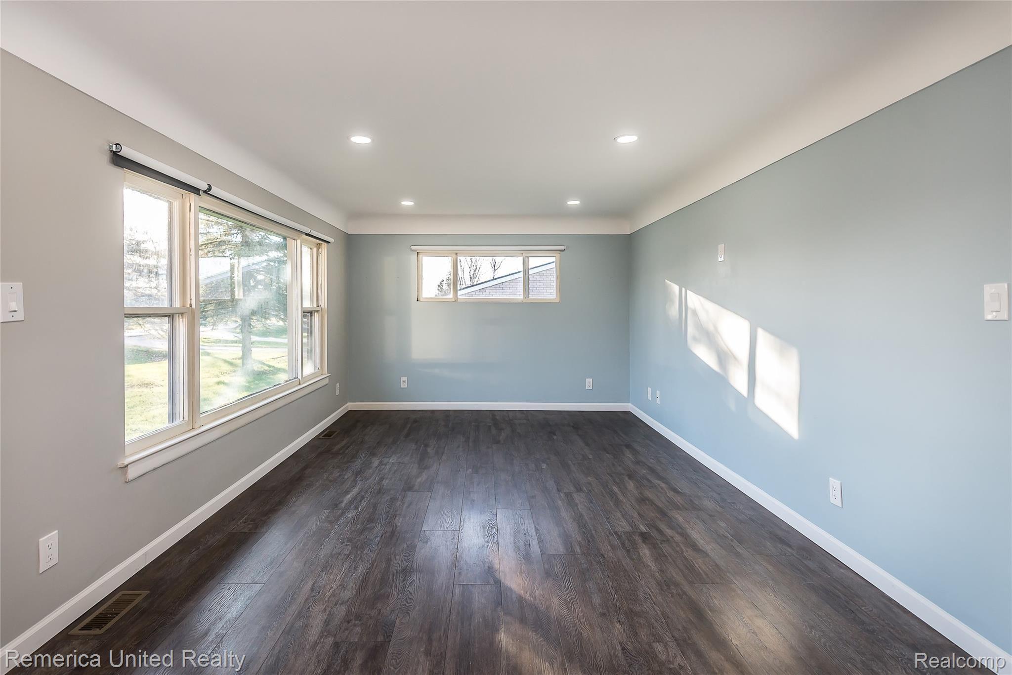 2450 North Long Lake Road Fenton, MI 48430 - Photo 11 of 44 DSC_8693.jpg