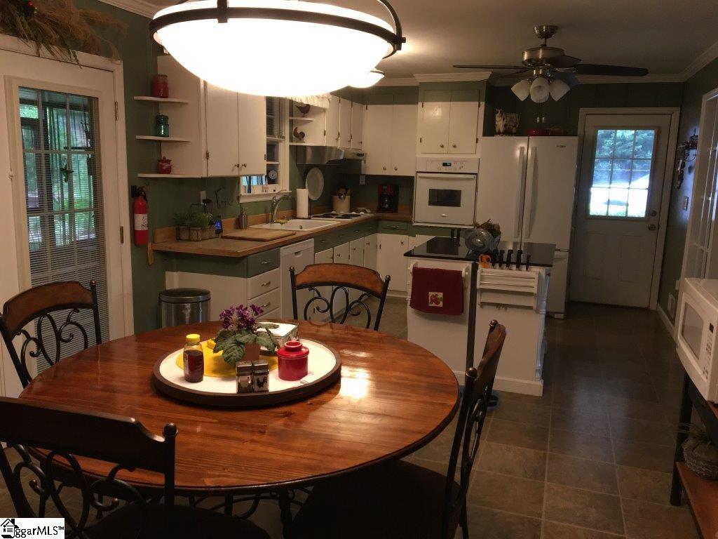 1039 Belue Mill Road Landrum, SC 29356 - Photo 6 of 26