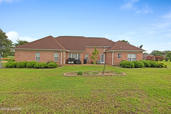 $345,000 | 635 West Church Avenue, Medina, TN 38355