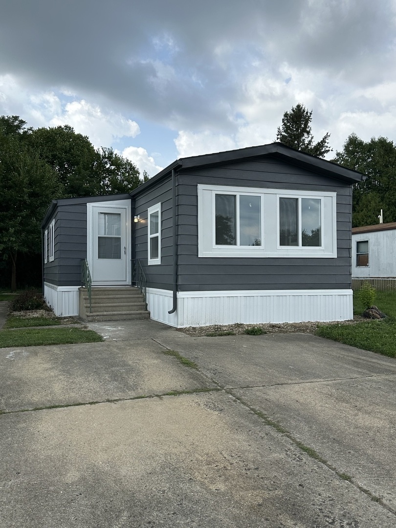 242 Blackthorn Road Matteson, IL 60443 - Photo 6 of 20 Gallery Image 6