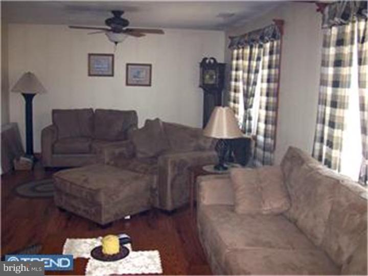 710 Courses Landing Road Carneys Point, NJ 08069 - Photo 14 of 15 Living Room